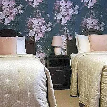 Bed & Breakfast Grey Gables